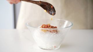 蒜蓉粉丝年糕蒸纽龙的做法步骤：11