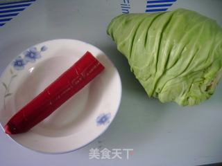 红肠炒牛心菜的做法步骤：1