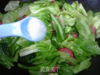 红肠炒牛心菜的做法步骤：8