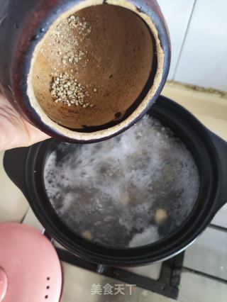 瑶柱白萝卜排骨汤的做法步骤：7