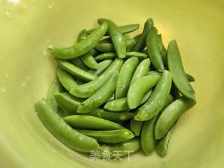 猪肉炒甜豆的做法步骤：3