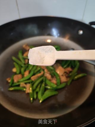 猪肉炒甜豆的做法步骤：7