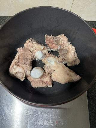 胡萝卜苹果猪骨汤的做法步骤：4