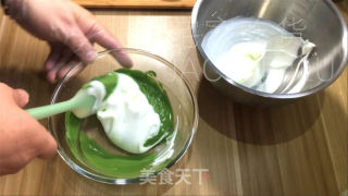 抹茶乳酪蛋糕条，抹茶独特风味与乳酪醇厚口感融为一体，入口香浓甜蜜。的做法步骤：14