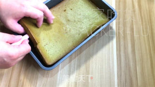 抹茶乳酪蛋糕条，抹茶独特风味与乳酪醇厚口感融为一体，入口香浓甜蜜。的做法步骤：22