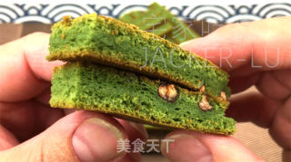 抹茶乳酪蛋糕条，抹茶独特风味与乳酪醇厚口感融为一体，入口香浓甜蜜。的做法步骤：26