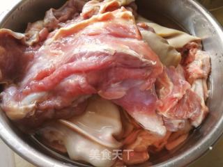 广式羊腩煲的做法步骤：1