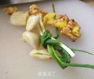广式羊腩煲的做法步骤：3