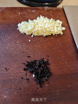 剁椒鱼头的做法步骤：4