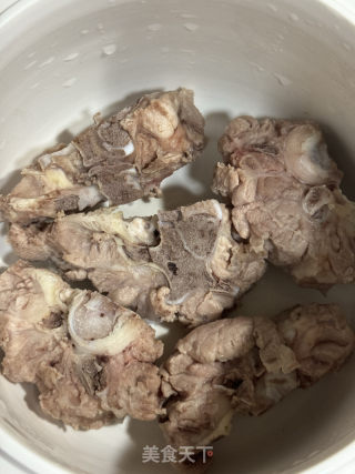 虫草西洋参炖龙骨的做法步骤：3