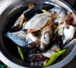 干煎鲅鱼的做法步骤：2