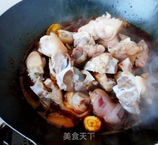 辣烧猪蹄的做法步骤：5