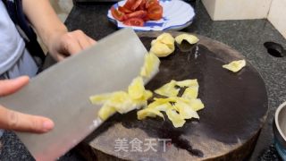 番茄咸菜炒鳗鱼的做法步骤：2