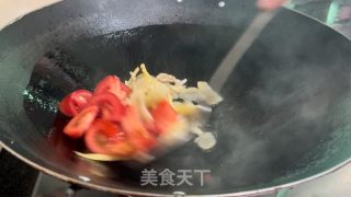 番茄咸菜炒鳗鱼的做法步骤：7