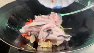番茄咸菜炒鳗鱼的做法步骤：8