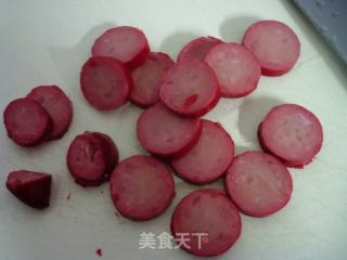 红肠冬笋炒梅豆的做法步骤：2