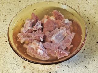 豉汁蒸排骨的做法步骤：2