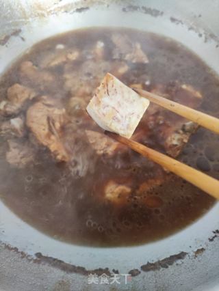 芋头焖龙骨的做法步骤：7