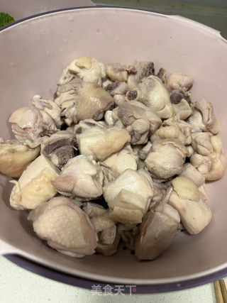 板栗烧鸡的做法步骤：5