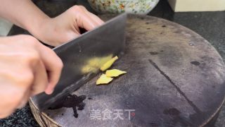 鲍鱼焖鸡的做法步骤：2