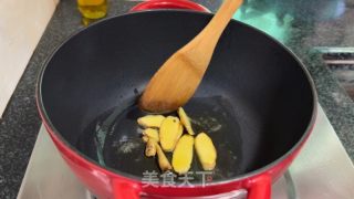 梅菜焖五花肉的做法步骤：4