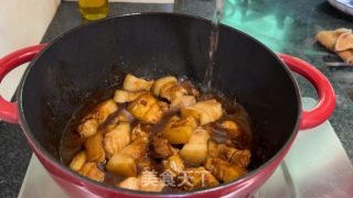 梅菜焖五花肉的做法步骤：8
