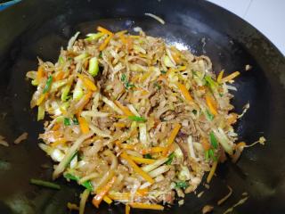 什锦蔬菜炒牛肉的做法步骤：9
