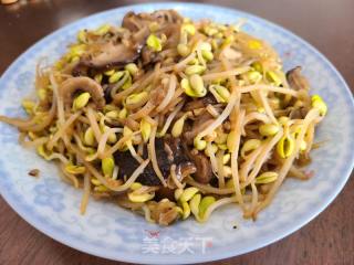香菇炒黄豆芽的做法步骤：6