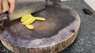 番茄土豆炖牛腩的做法步骤：2