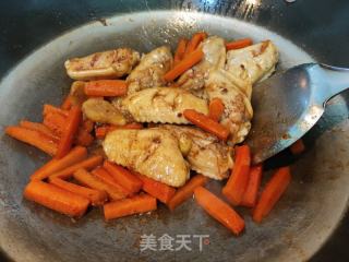 洋葱焖鸡翅的做法步骤：9