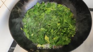 凉拌芹菜叶的做法步骤：2
