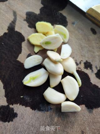 生炒芥兰的做法步骤：2