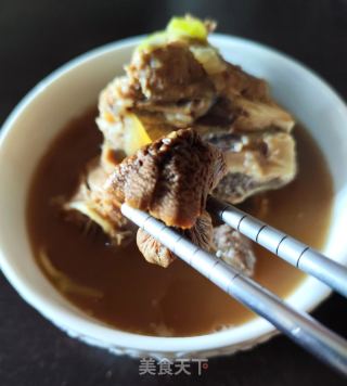 姬松茸萝卜龙骨汤的做法步骤：10