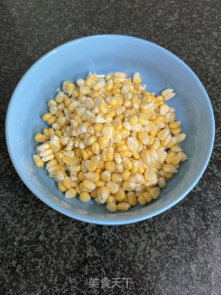 猪肉玉米锅贴的做法步骤：1