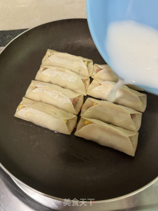 猪肉玉米锅贴的做法步骤：12