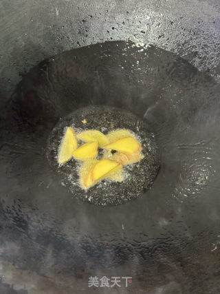 排骨烧鹌鹑蛋的做法步骤：3