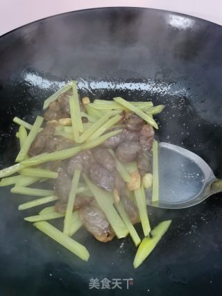 腊肠炒土豆的做法步骤：11