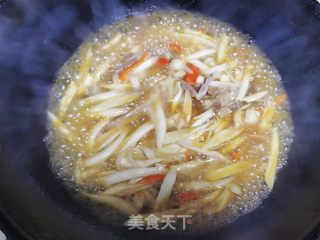 家常海鲜菇的做法步骤：4