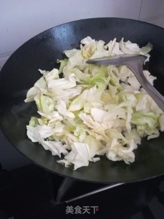 红烧肉炒包菜的做法步骤：5