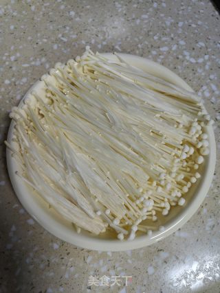 肌顶肉蒸金针菇的做法步骤：3