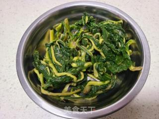 地黄叶鸡蛋煎饼的做法步骤：1