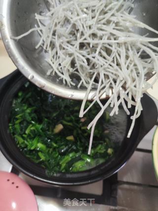 菠菜粉条炖龙骨的做法步骤：7