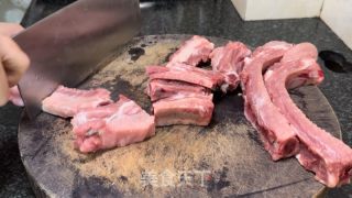 可乐排骨年糕的做法步骤：1