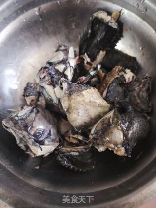 乌鸡海参汤的做法步骤：1
