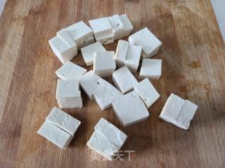 地黄叶炒豆腐的做法步骤：4