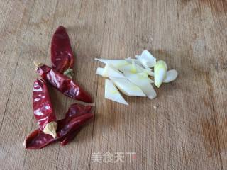 地黄叶炒豆腐的做法步骤：5