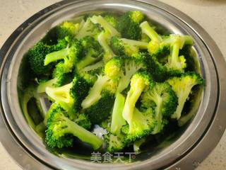 西兰花炒虾仁的做法步骤：5