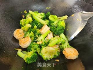 西兰花炒虾仁的做法步骤：11