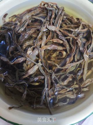 干豆角焖五花肉的做法步骤：1