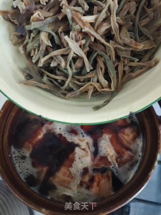 干豆角焖五花肉的做法步骤：5
